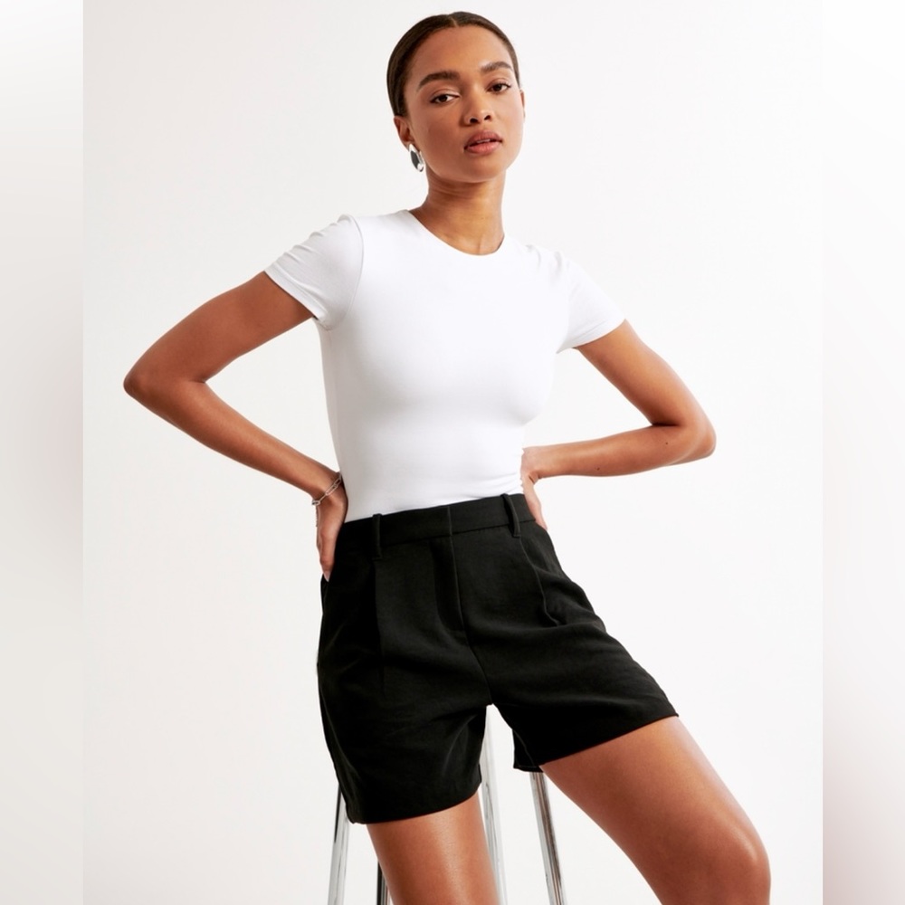Abercrombie & Fitch | High Rise Premium Crepe Tailored Short (Black, XL) w/ tags